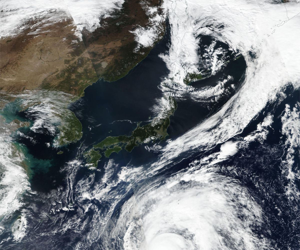 Super Typhoon Hagibis forces Japan to cancel hundreds of flights and trains